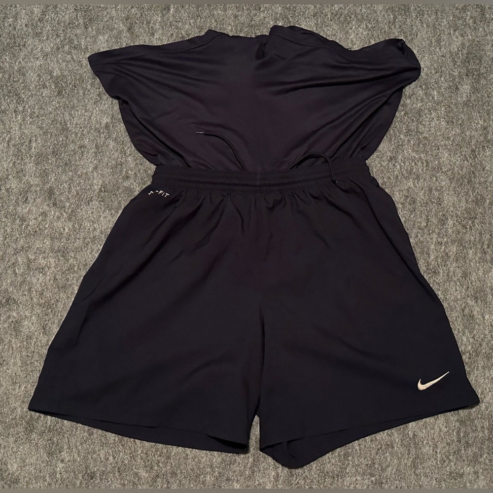 Vintage Men’s Nike Blue/White Training 2-in-1 Mesh Lined 7” Woven Shorts- Medium